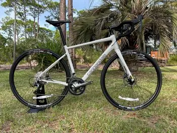 2022 Giant Contend 2 – Specs, Comparisons, Reviews – 99 Spokes