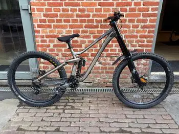 Scott Gambler 710 DH 27.5inchフレーム2019年 2019 Scott Gambler 710 – Specs, Comparisons, Reviews – 99 Spokes