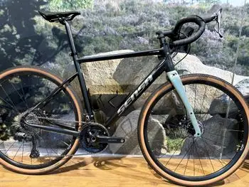 2017 Cannondale CAAD12 Women's 105 – Specs, Comparisons