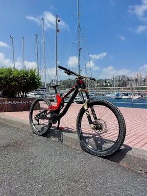 パーツ 2018 Commencal SUPREME DH V4.2 size M 2018 Commencal Supreme DH V4.2 Race FOX Bike - Reviews