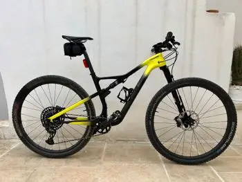 キャニオン　CANYON LUX CF SL 7.0 166cm〜175cm 2020 Canyon Lux CF SL 7.0 Bike - Reviews, Comparisons, Specs