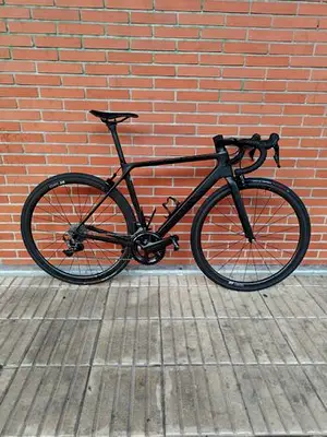 う　Cannondale CAAD12 105 Disc 58サイズ Cannondale CAAD12 105 - Montgomery Cyclery