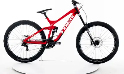 2018 Commençal SUPREME DH V4.2 ESSENTIAL 650B – Specs, Comparisons