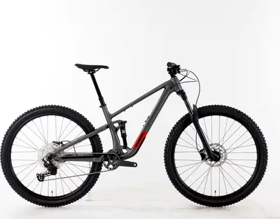 2016 Giant Trance 27.5 3 – Specs, Comparisons, Reviews – 99 Spokes