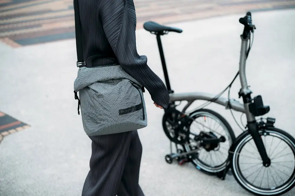 2026 Brompton Electric T Line with SuperRoll+ - e-Motiq system 4-speed ...