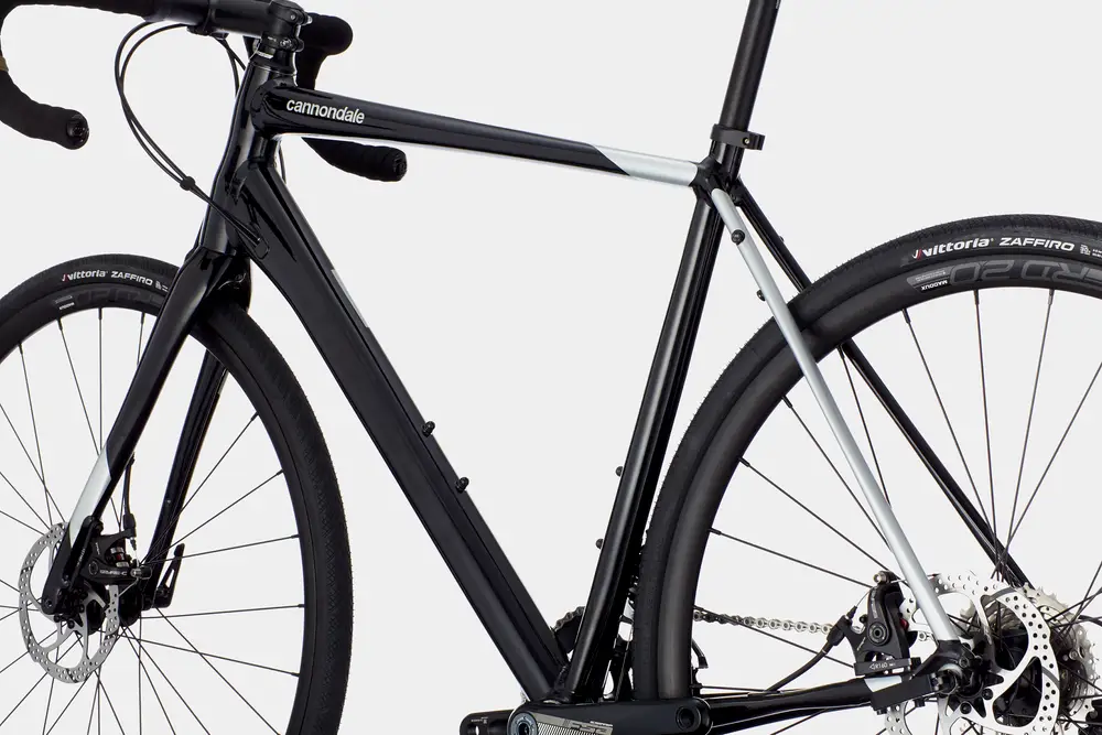 Cannondale Synapse Hi-Mod 105 サイズ56 Cannondale's Latest Synapse Road Bike Offers More Capability