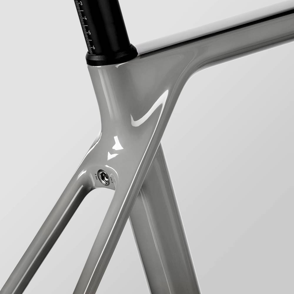 【コラム未カット】CANYON ULTIMATE CF SL8.0 XSサイズ d8bba.jpeg