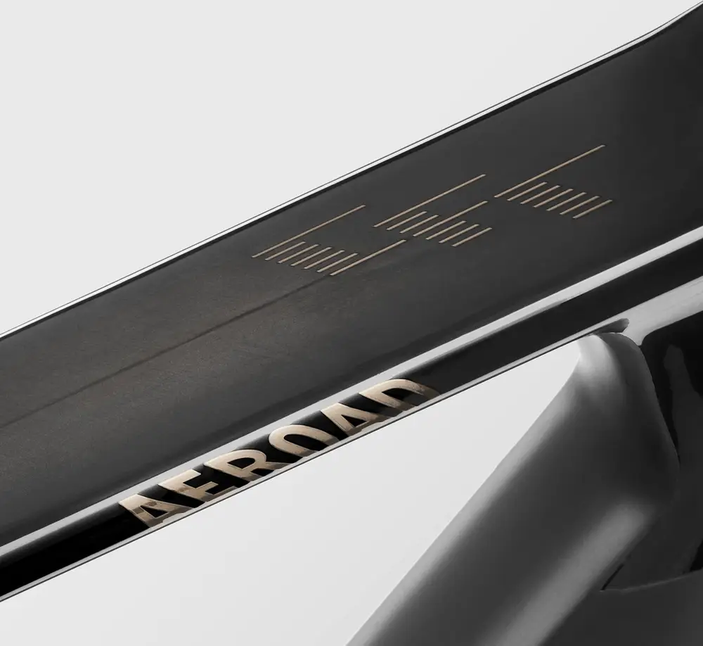 2024 Canyon Aeroad CFR Disc eTap Specs, Comparisons, Reviews 99 Spokes