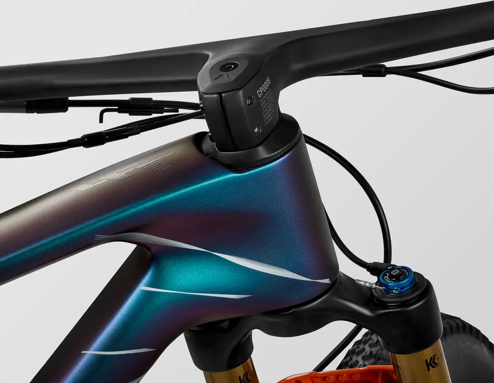 2025 Canyon Lux World Cup CFR MACH874 Specs, Comparisons, Reviews