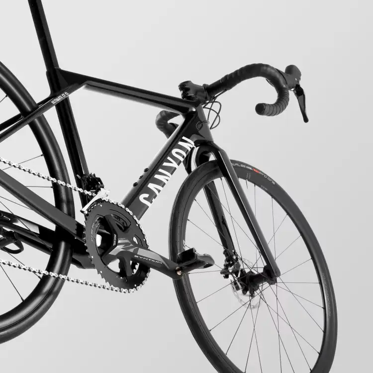 2026 Canyon Ultimate CF Young Hero – Specs, Comparisons, Reviews