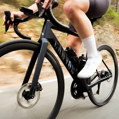 2027 Canyon Ultimate CF SLX 8 Di2 – Specs, Comparisons, Reviews