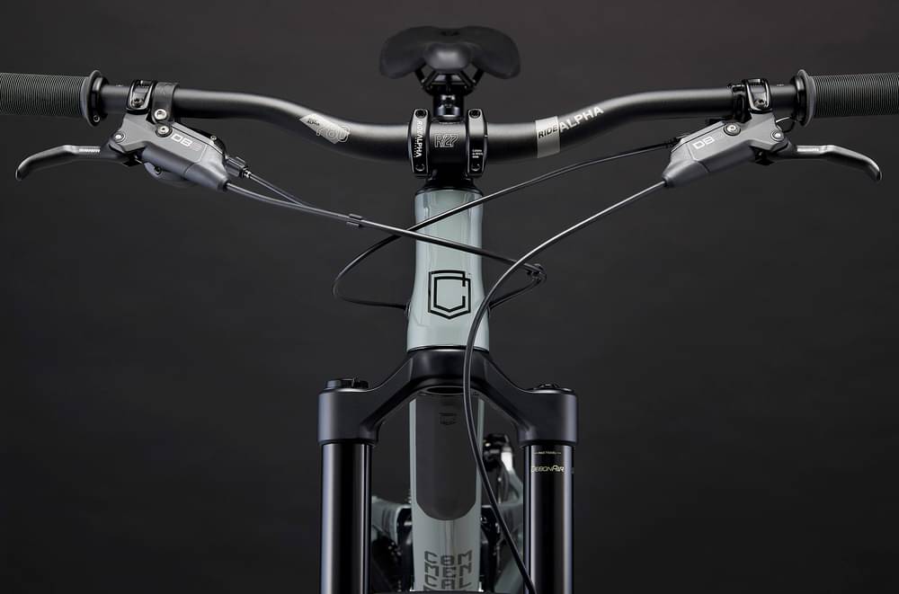 【新品同様】COMMENCAL CLASH RIDE 2025 パイライトグレー COMMENCAL | COMMENCAL CLASH RIDE PYRITE GREY | ${Site