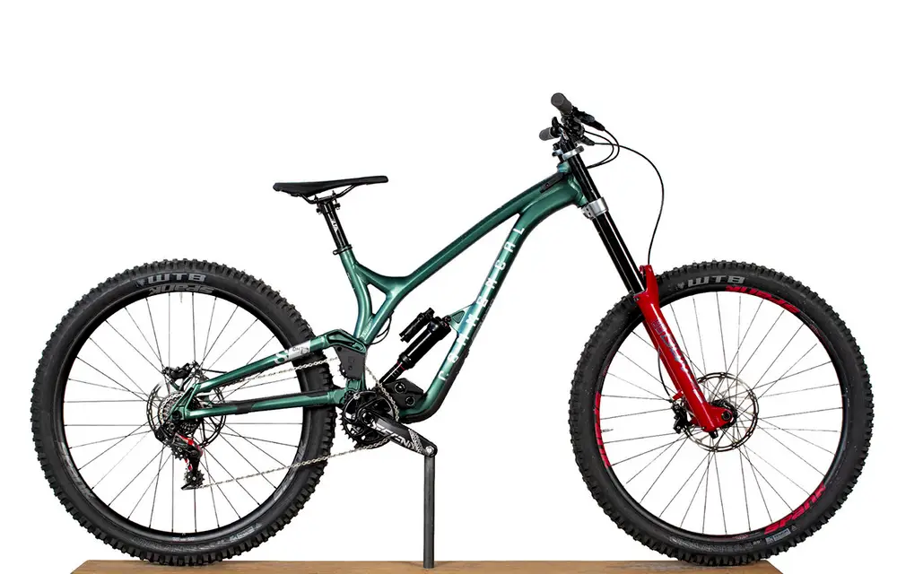 2023 Commençal SUPREME DH TEAM – Specs, Comparisons, Reviews
