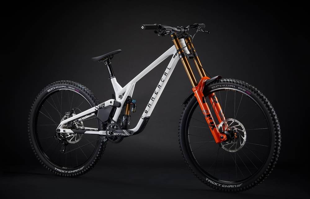 2023 Commençal SUPREME DH V5 SIGNATURE AIR – Specs, Comparisons