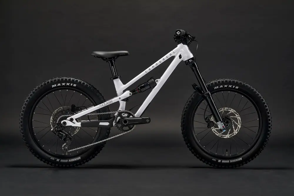 2024 Commençal CLASH 20 MOTO STYLE – Specs, Comparisons, Reviews – 99 ...