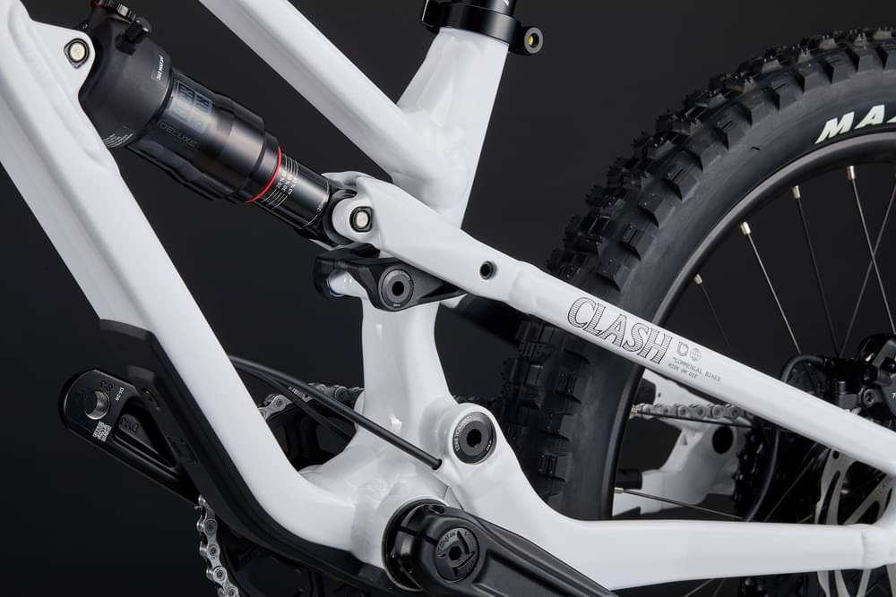 2025 Commençal CLASH 20 – Specs, Comparisons, Reviews – 99 Spokes