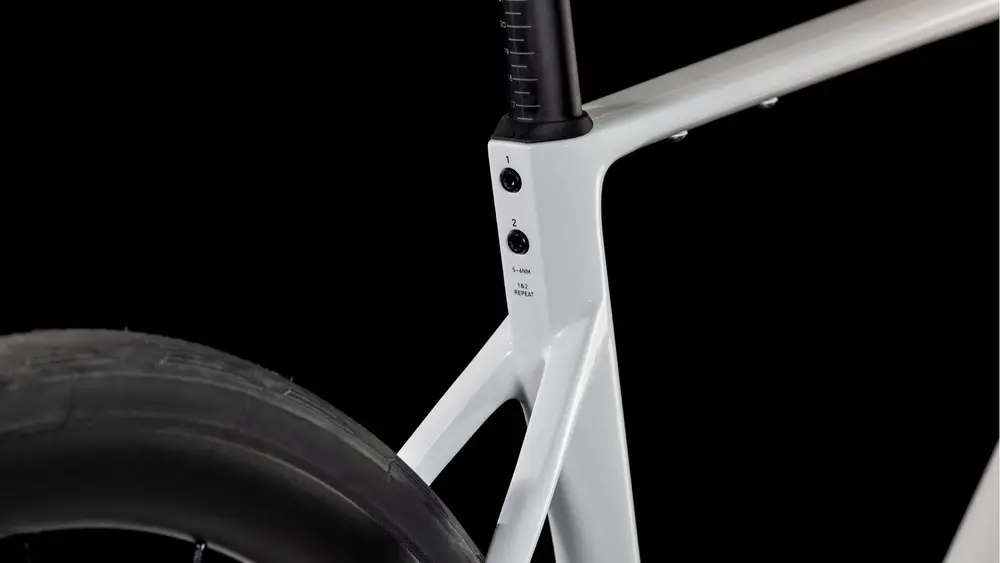 2025 CUBE ATTAIN C62 SLX Specs, Comparisons, Reviews 99 Spokes