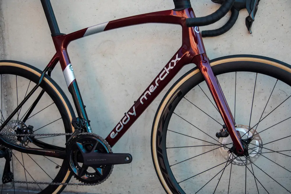 2023 Eddy Merckx 525 Sram Force AXS 2x12sp – Specs, Comparisons