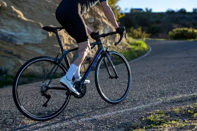 2022 Giant TCR Advanced 2 KOM – Specs, Comparisons, Reviews – 99