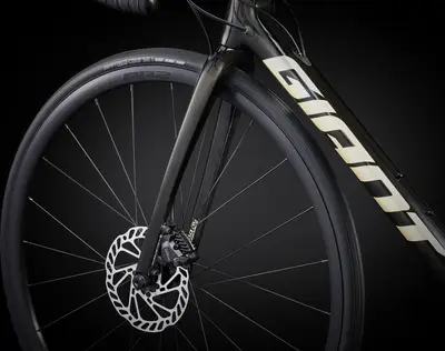 2024 Giant TCR Advanced Disc 2 KOM – Specs, Comparisons, Reviews