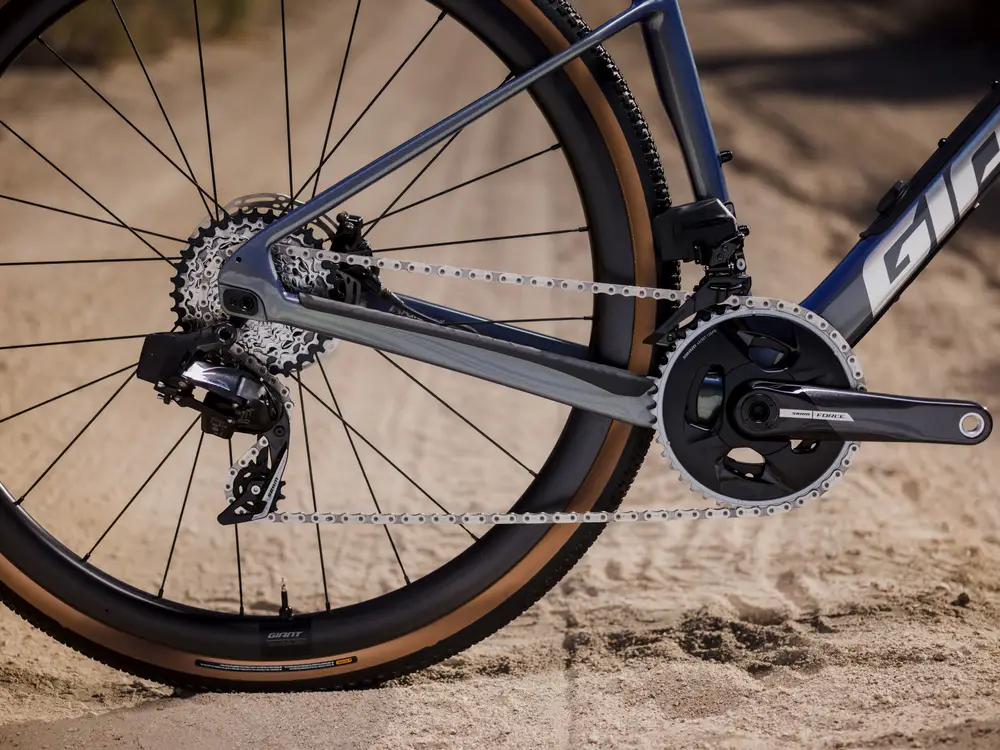 2025 Giant Revolt Advanced Pro 0 – Specs, Comparisons, Reviews – 99 Spokes