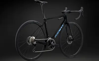 2025 Giant TCR Advanced 2 KOM – Specs, Comparisons, Reviews – 99