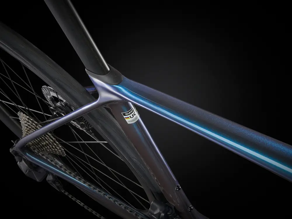 2025 Giant TCR Advanced Pro 0 Di2 – Specs, Comparisons, Reviews