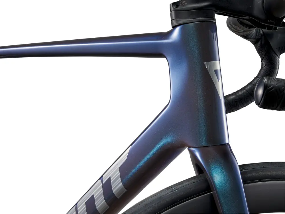 2025 Giant TCR Advanced Pro 0 Di2 Specs, Comparisons, Reviews 99 Spokes
