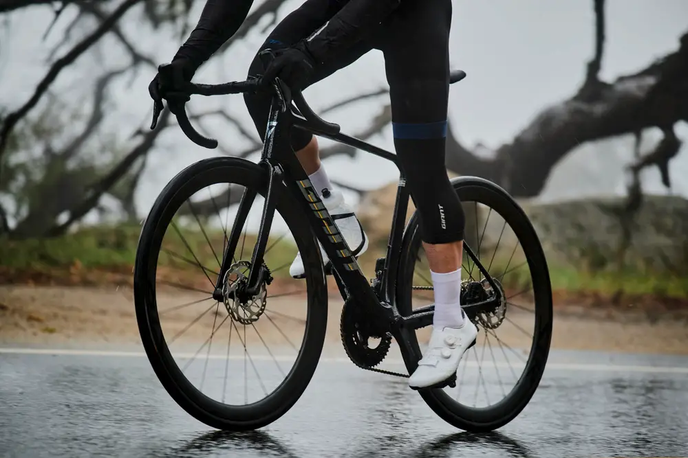 2025 Giant TCR Advanced Pro 1 Di2 – Specs, Comparisons