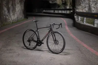 2025 Giant TCR Advanced SL 0 DA – Specs, Comparisons, Reviews – 99