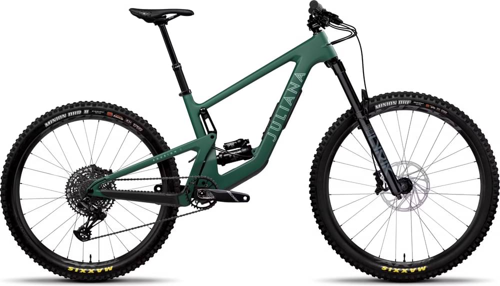 JULIANA ROUBION R / Carbon C
