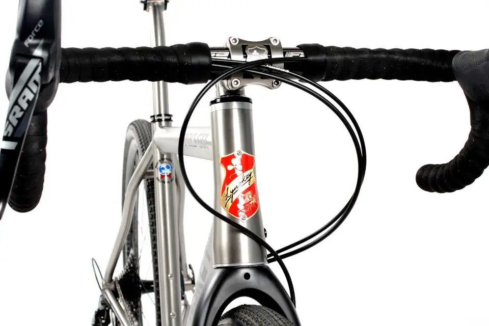 gravel bike shimano 105 hydraulic