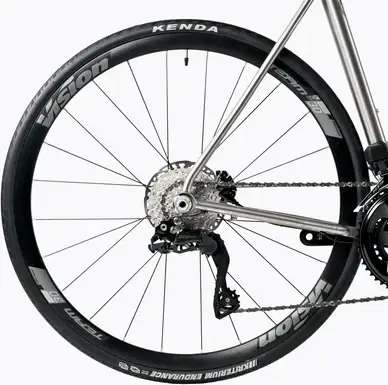 2024 Lynskey R300, Shimano 105 2x12 mechanical – Specs, Comparisons ...