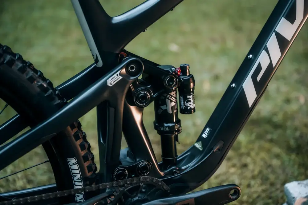 2025 Pivot Switchblade +7, Pro X0 Eagle Transmission – Specs ...