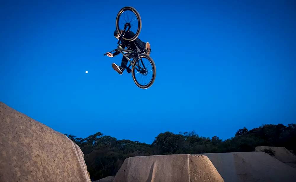 Polygon Trid Dirt Jump