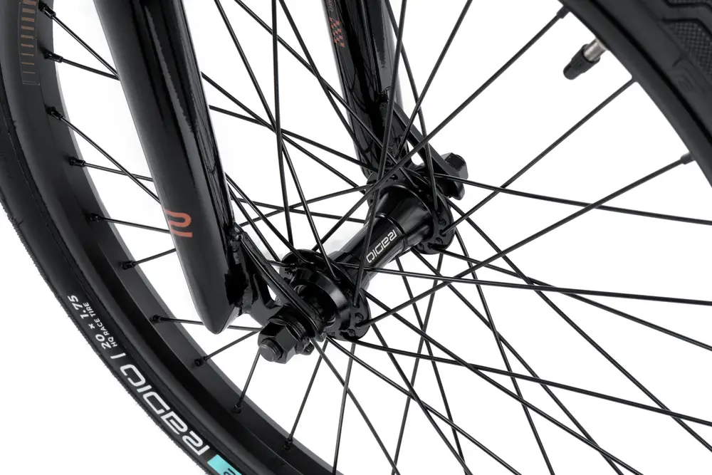 2023 RADIO XENON PRO XL Specificaties, vergelijkingen, recensies 99 Spokes