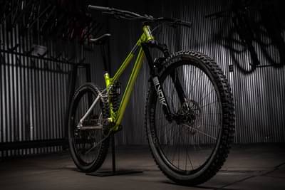 Reeb STEEZL