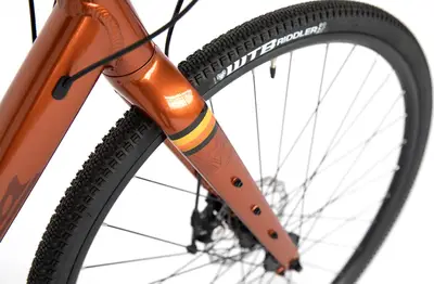2020 Salsa Journeyman Flat Bar Claris 700 – Specs, Comparisons
