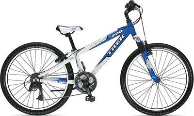 Compare: 2006 Trek Mt. Track 220 vs Mt 