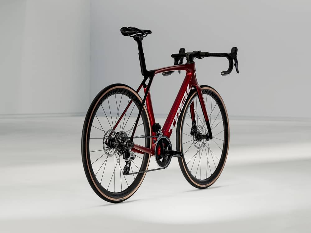 自転車本体 Madone SL6 M 2025 TREK 2025 Trek Madone SL 6 AXS Gen 8 – Specs, Comparisons