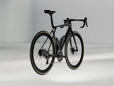 2025 Trek Madone SLR 8 AXS Gen 8 – Specs, Comparisons, Reviews